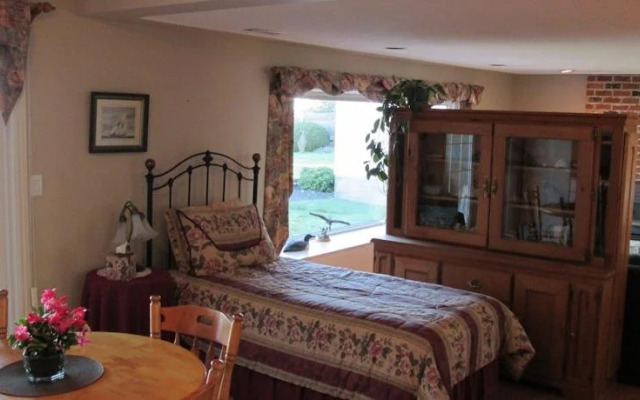 Royal Roads Oceanfront Vacation Rental