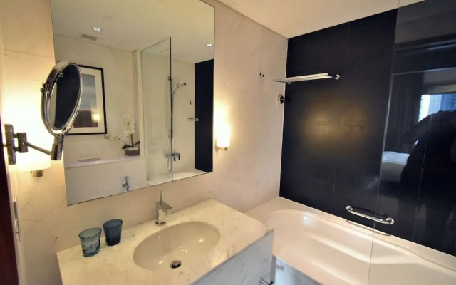 Cute Studio At The Address Dubai Mall