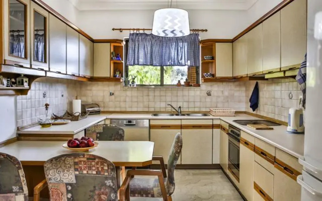 Maltezos Villa