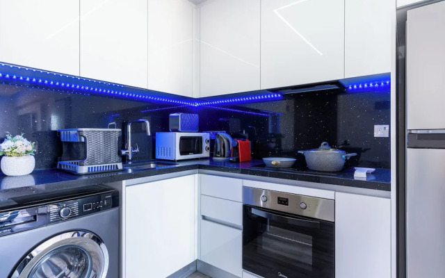 Olympus Stylish 2-BR Apt in Larnaca