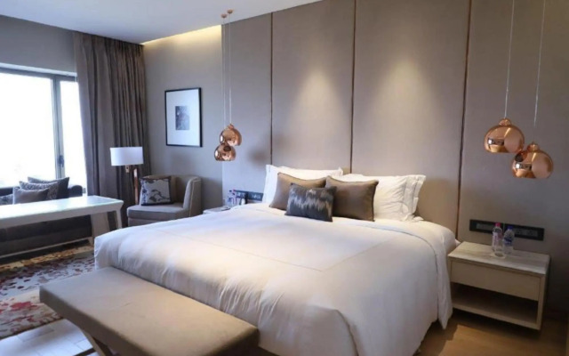 Taj Lands End