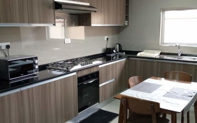 Exclusive 4 Bedrooms in Handsworth Along Kamloops Close University of Zambia