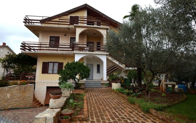 Apartment Rozana