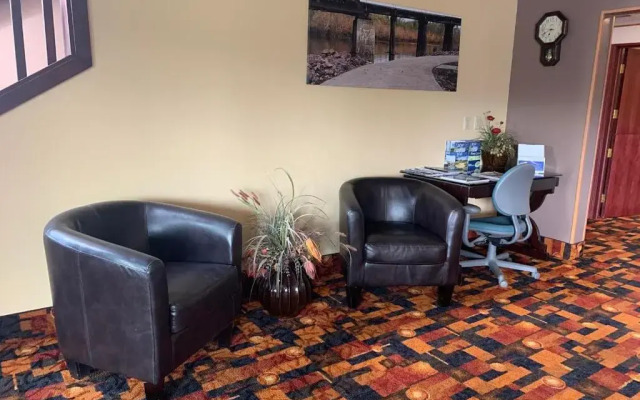 Heartland Hotel and Suites