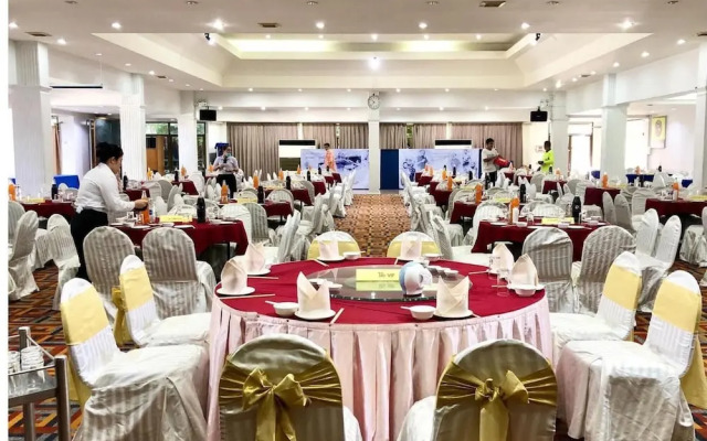Lopburi Inn
