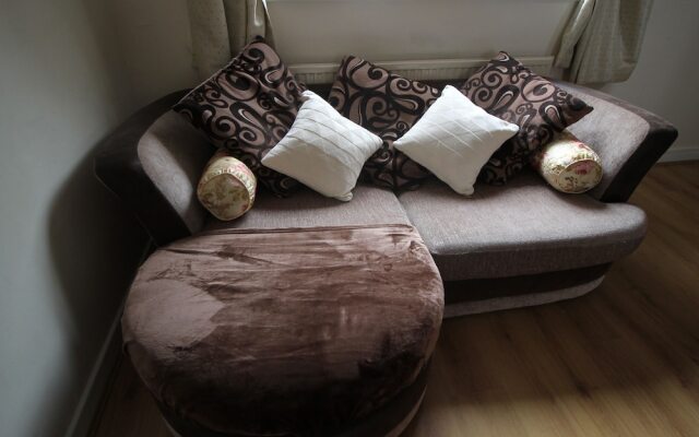 26 Merthyr Road
