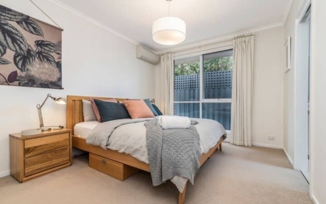 Chiiled Out Cottage In Hampton – Guest Rooms – Melbourne