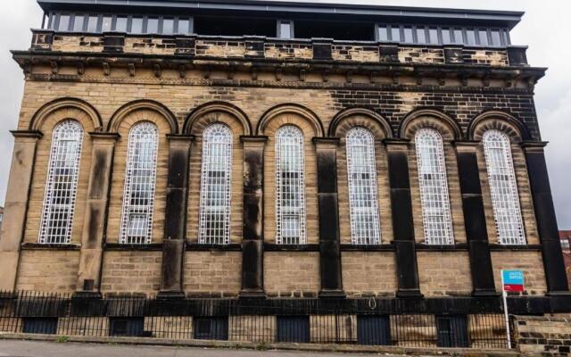 Lux Duplex Apartment 19th Century Chapel Wakefield Centre