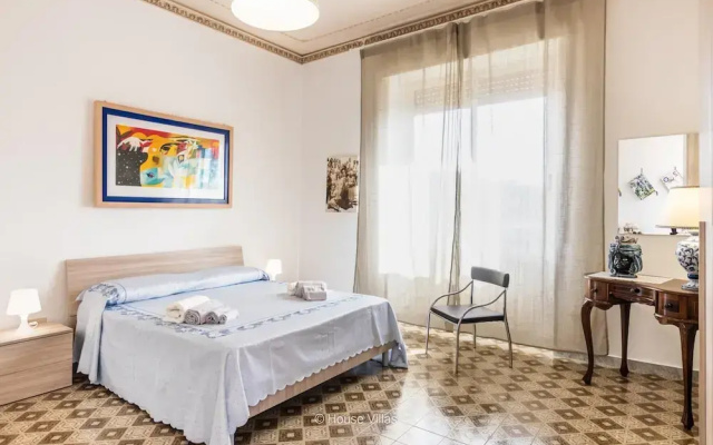 Owl Home in Noto with 2 bedrooms and 1 bathrooms