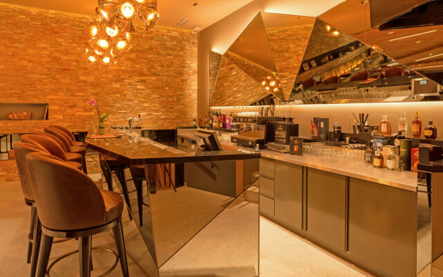 Peaks Place Apartment-Hotel & Spa