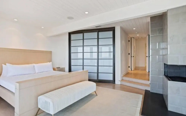 Coastline Villa In Malibu