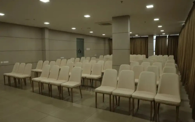 Dreamotel Luxury Suites and Rooms