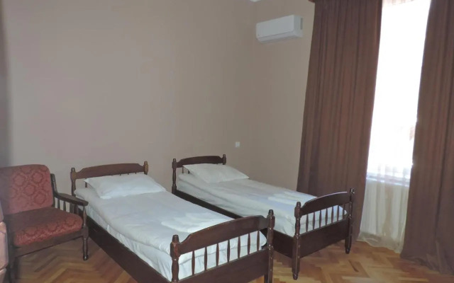 Tetriani Guesthouse