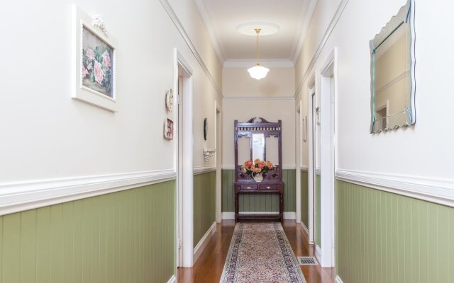 Elindale House Bed & Breakfast
