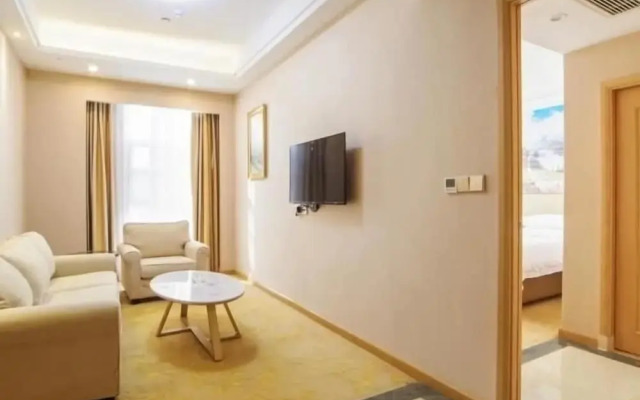 Vienna Hotel (Yiyang Heshan Xiufeng Park)