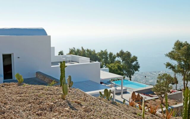 Santorini Heights Suites