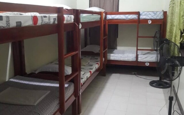 Villavante Backpackers Lodge - Hostel
