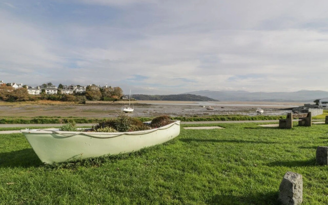 Sea View Apartment