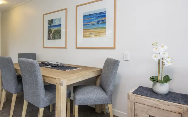 Magnetic Blue Waterfront Apartments