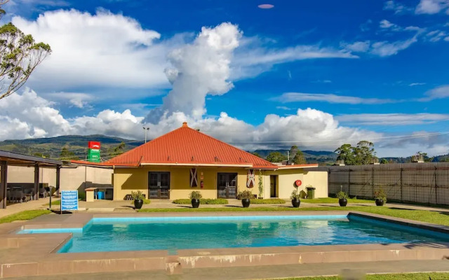 Highlander Hotel & Apartments