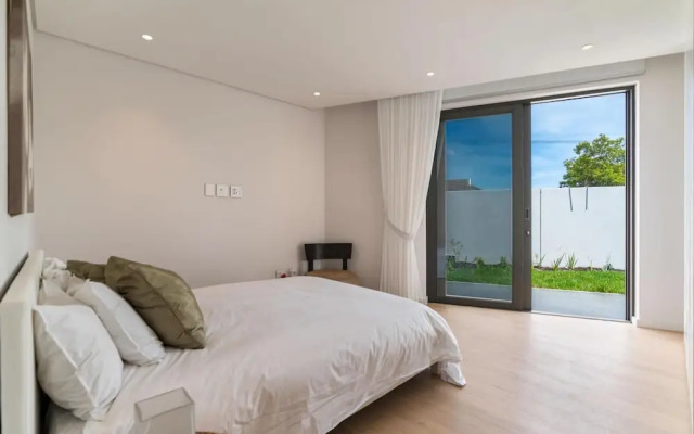 Casa Linea Villa in Camps Bay