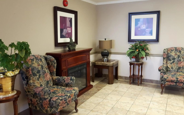 Canway Inn & Suites