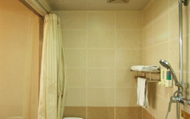 Daily Holiday Business Inn