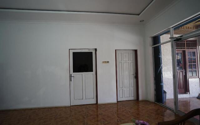 OYO 1234 Hotel Silampari