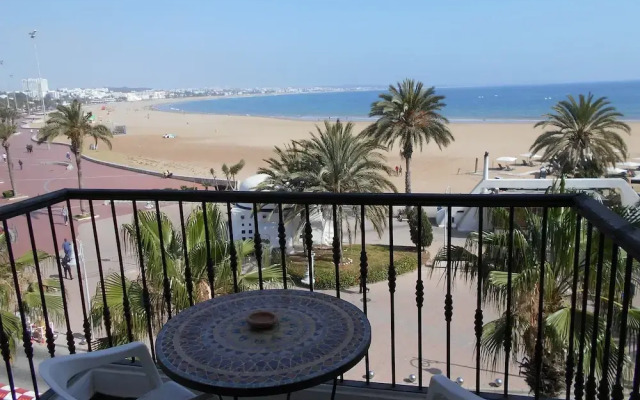 Spacious Apartment with amazing sea views T24316