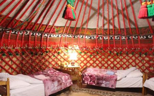 Happy Nomads Yurt Camp & Hostel