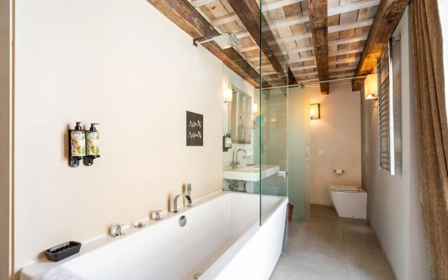 Boutique Hotel V...