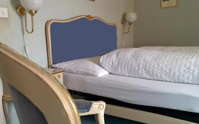 Hotel Croix dOr et Poste