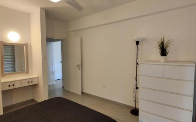 Merab Holidays Apartment Annita Court B14
