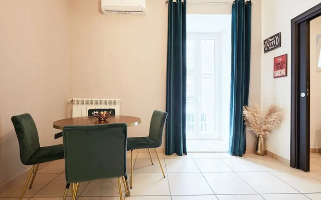 Vicky s Luxury Guesthouse by Napoliapartments