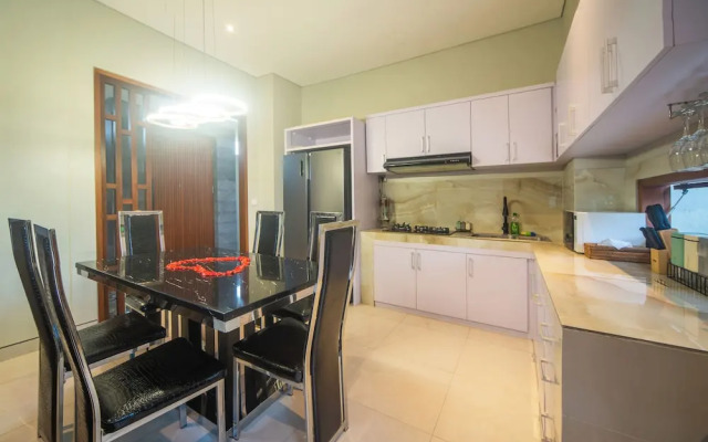 Alsava Villa and Suites