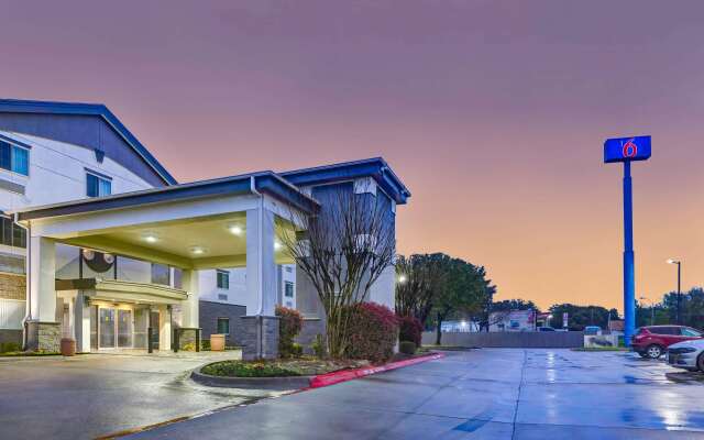 Motel 6 Mesquite, TX - Balch Springs