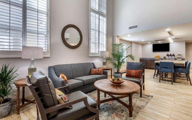 Comfort Suites near Birkdale Village- Huntersville