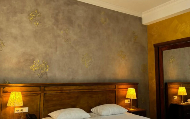 O. Galogre Hotel