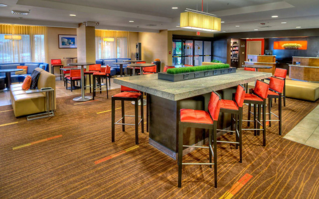 Courtyard by Marriott Burlington