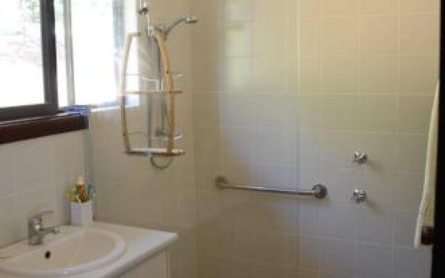 Barrels Beach House, 28 Dulconghi Street