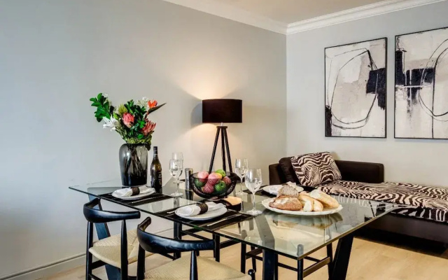 Cape Towns Charming Seaside Avaya Apartment