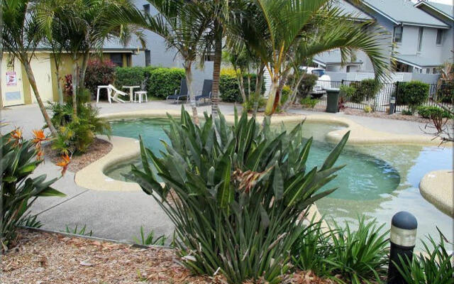 Lorikeet Boutique Escape