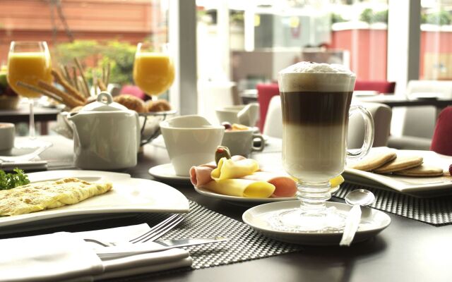 Sol de Oro Hotel & Suites