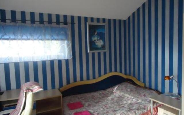 Family House Roja
