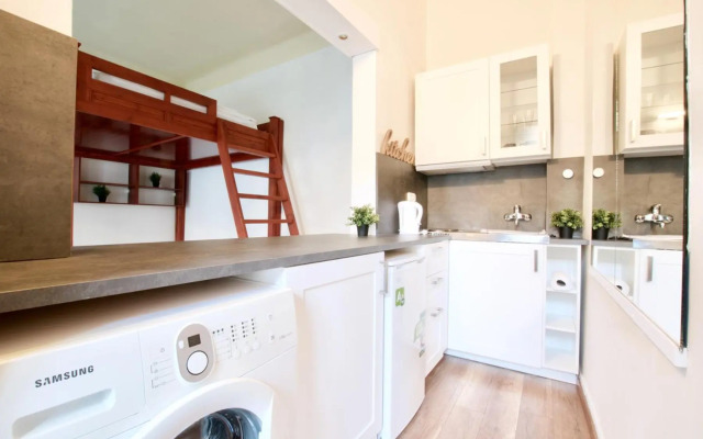 Standard Apartment by Hi5 - Nyugati square