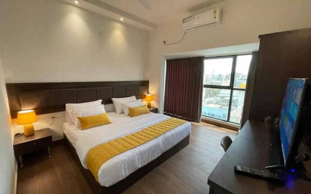 Eiffel Suites