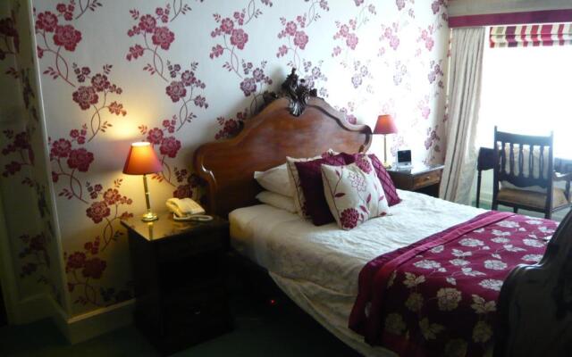 Meryan House Hotel