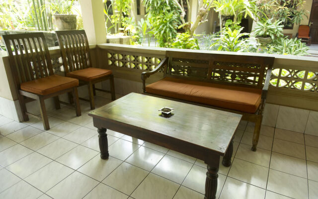 Airy Kuta Kartika Plaza Gang Puspa Ayu 12 Bali