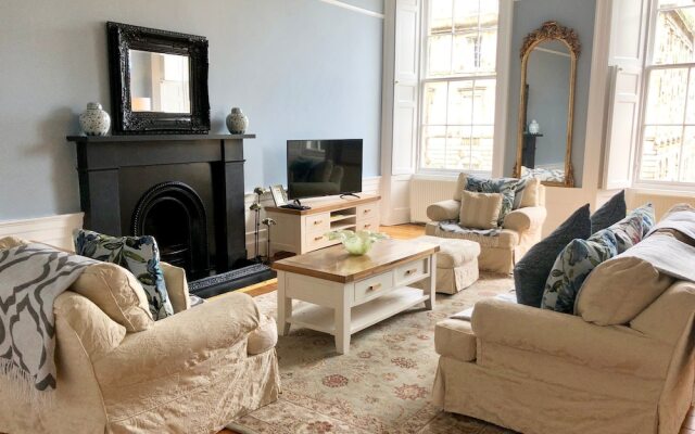 4 Bedroom Georgian Flat In New Town