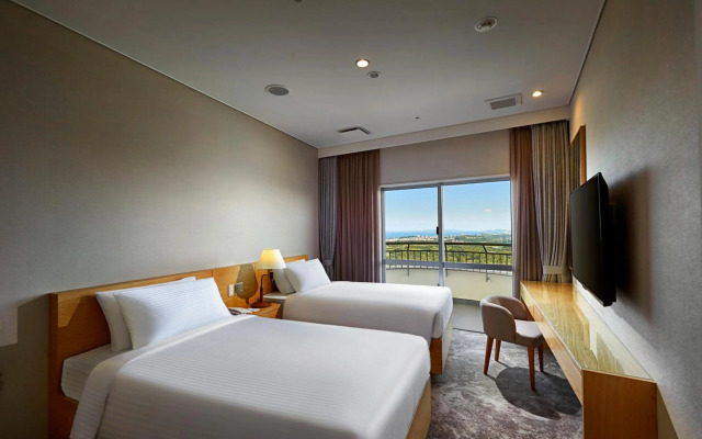 ANA Crowne Plaza Resort Okinawa Uruma Hills by IHG